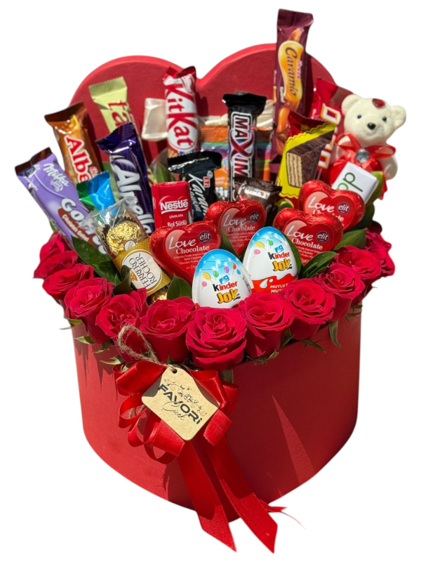 Güllerle Süslenmiş Çikolata Kutusu