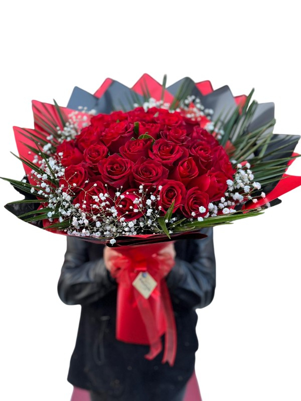 İthal Güllerden İsteme Çiçeği