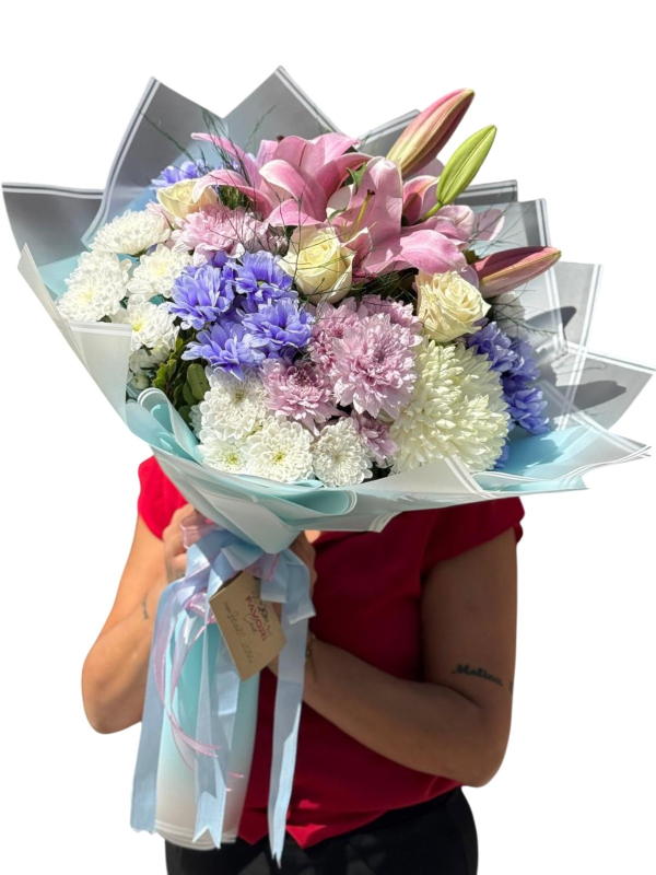 Lilyum & Mavi Krizantem Buketi