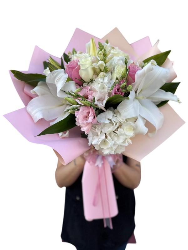 Lilyum, Ortanca ve Gül Buketi