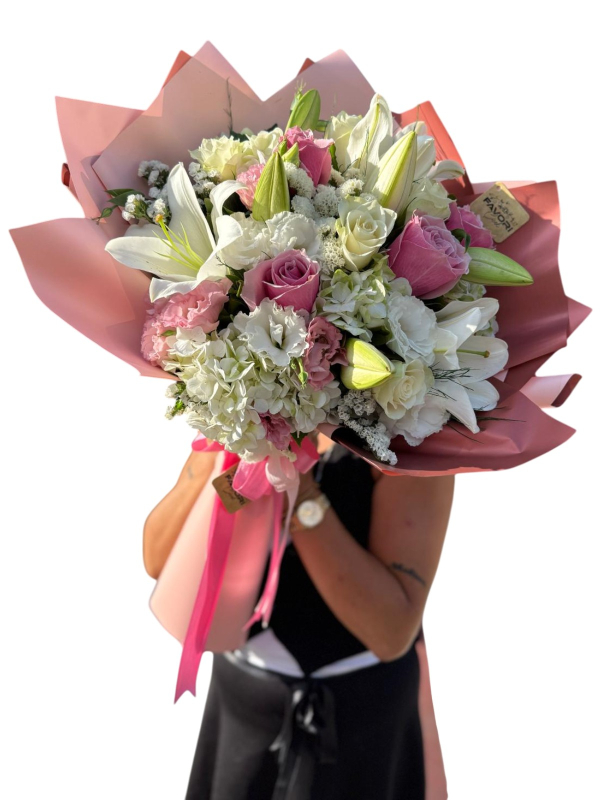 Lilyum ve Pembe Gül Buketi