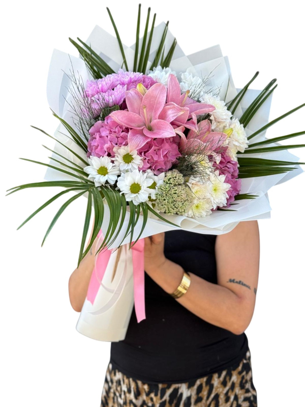 Pembe Lilyum ve Ortancalı Çiçek Buketi