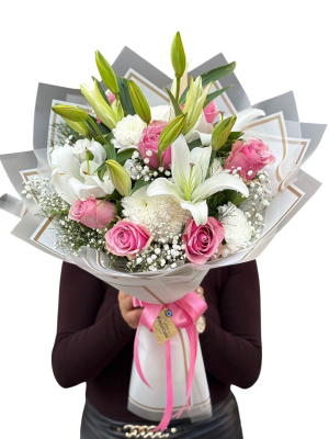 Lilyum ve Pembe Güllerle Zarif Buket