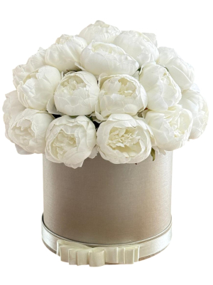 Kutuda Beyaz Yapay Şakayık Aranjmanı