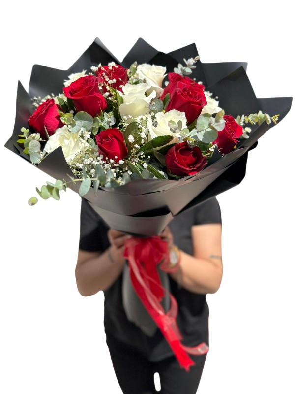 Zarif Kırmızı Beyaz Gül Buketi