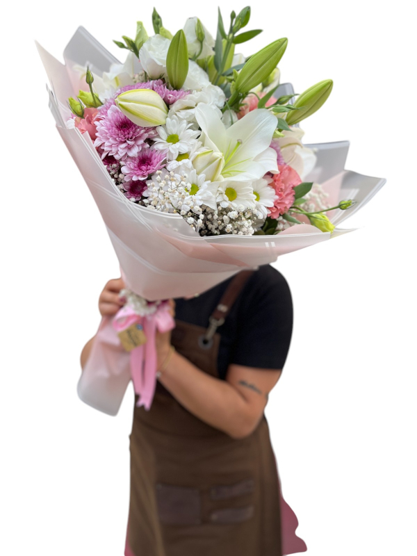 Lilyum ve Mevsim Çiçekleri Buketi